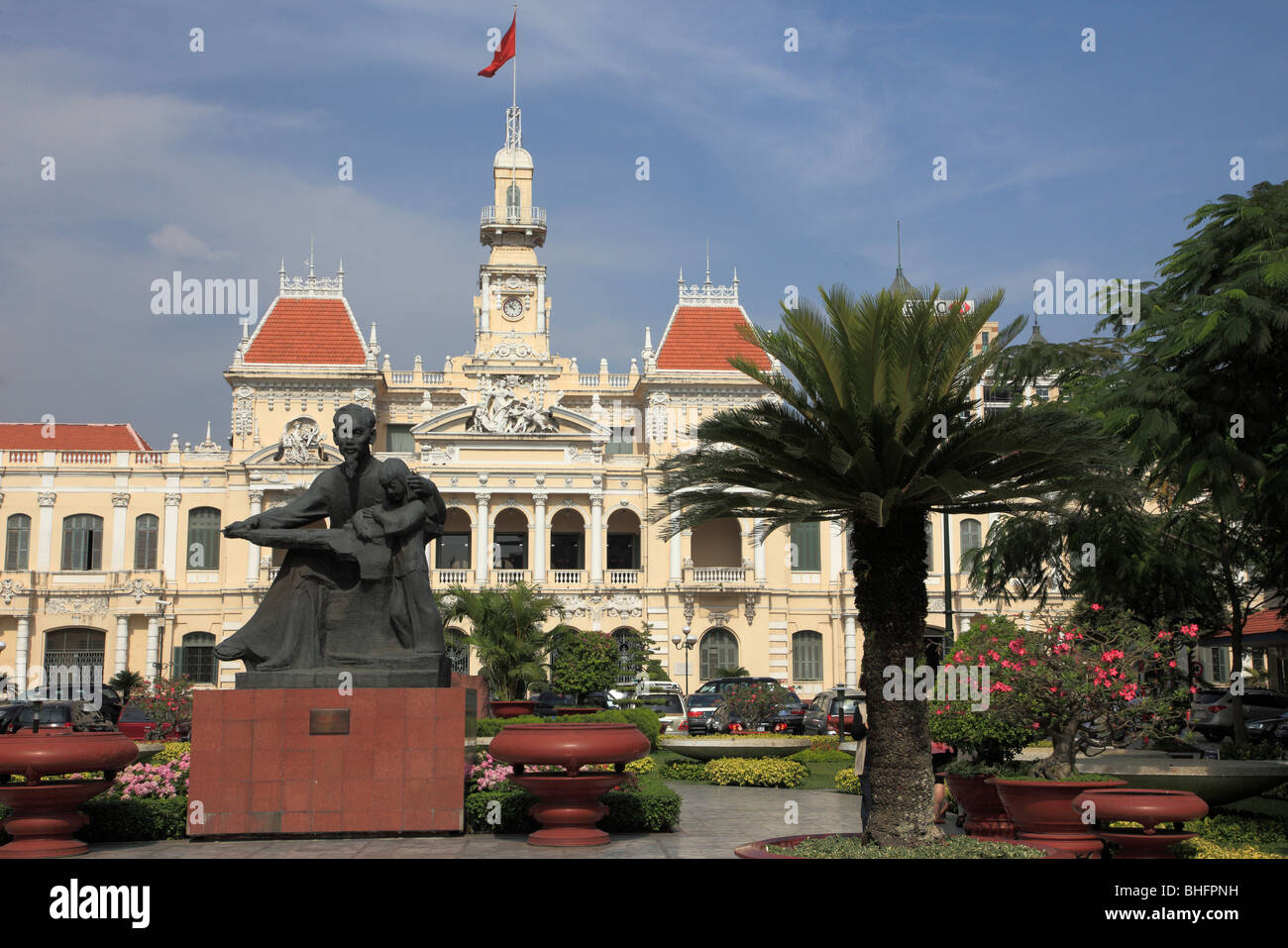 Vietnam, Ho Chi Minh City, Saigon, People's Committee, Hotel de Ville, Ho Chi Minh statue Stock Photo