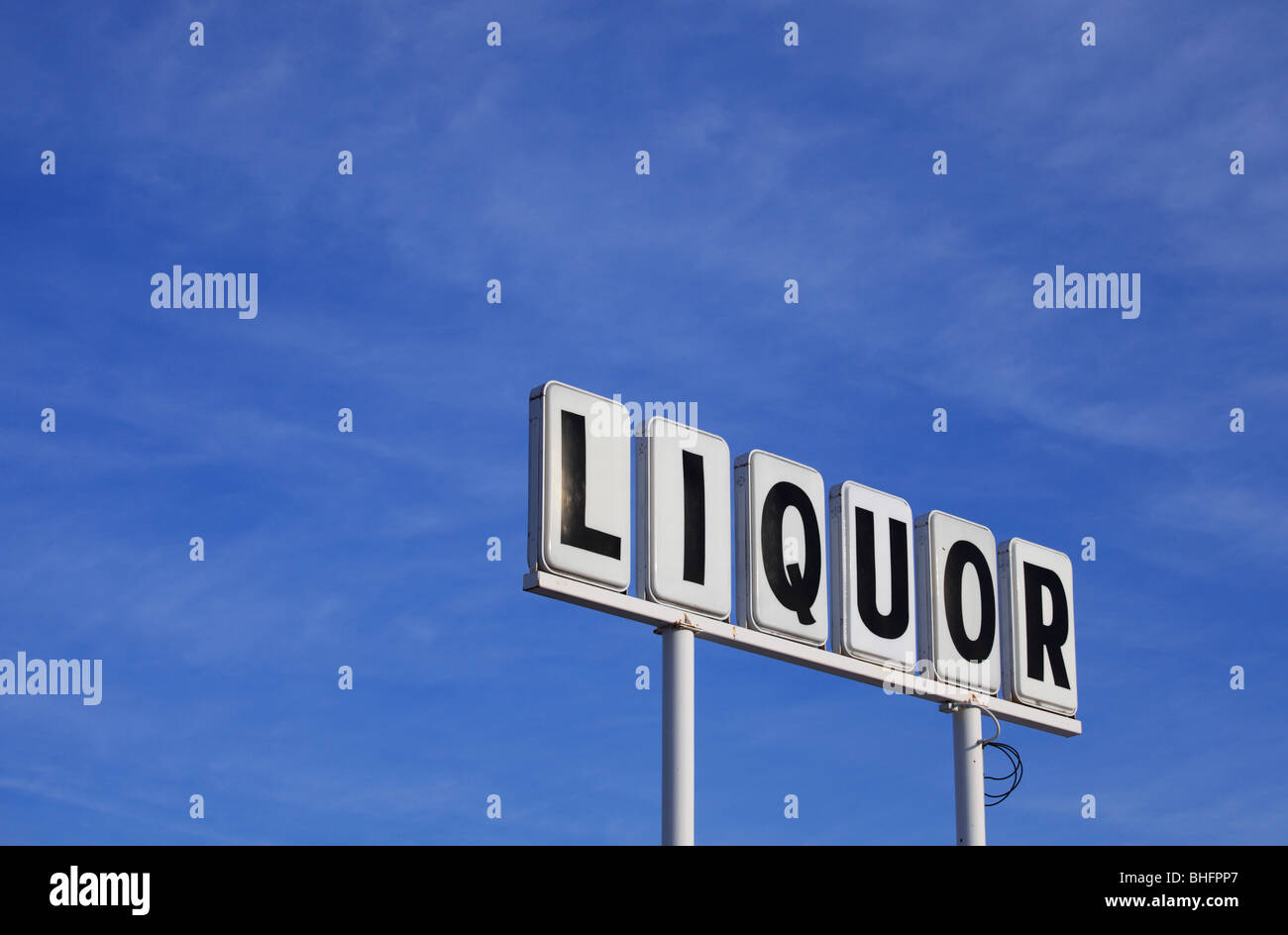 Liquor store sign hires stock photography and images Alamy