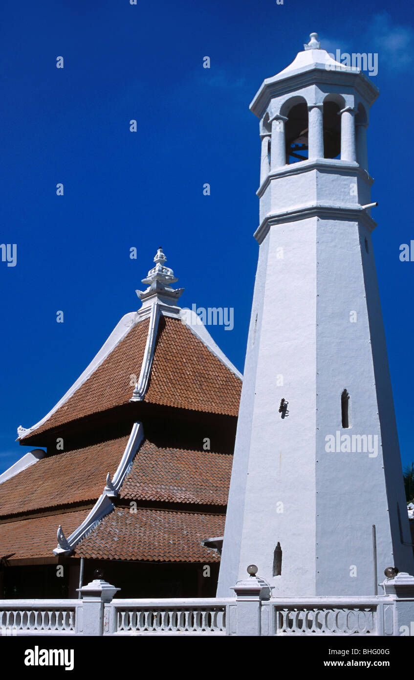Masjid Kampung Hulu Mosque 1728 Traditional Malay Style Mosque White Minaret Melaka Or Malacca Malaysia Stock Photo Alamy