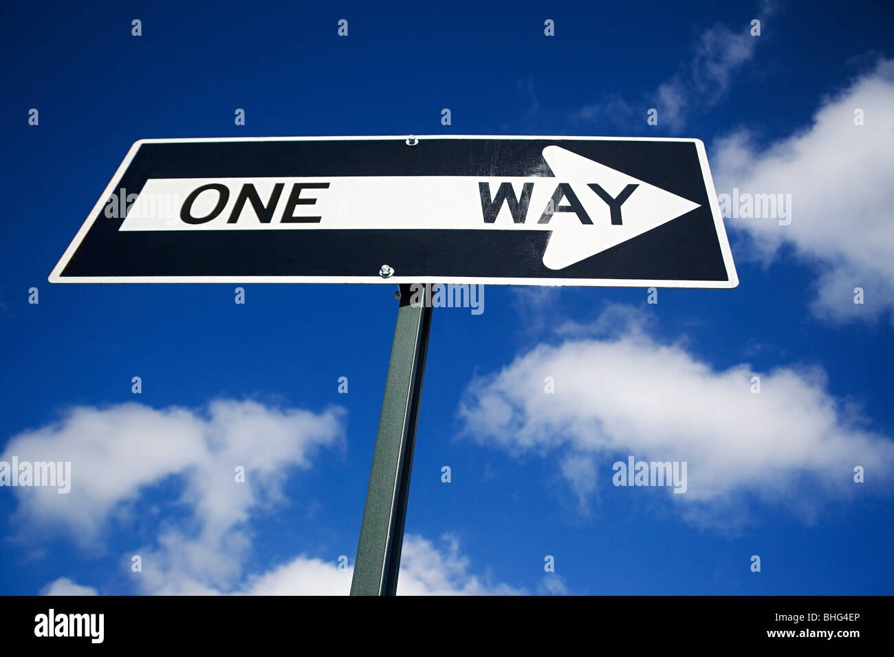 Знак one way. Way надпись. One way traffic. One way табличка. Дорожный знак one way.