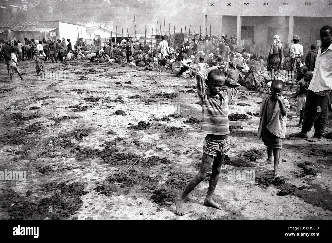 Tutsi refugees in camp 1994 Stock Photo