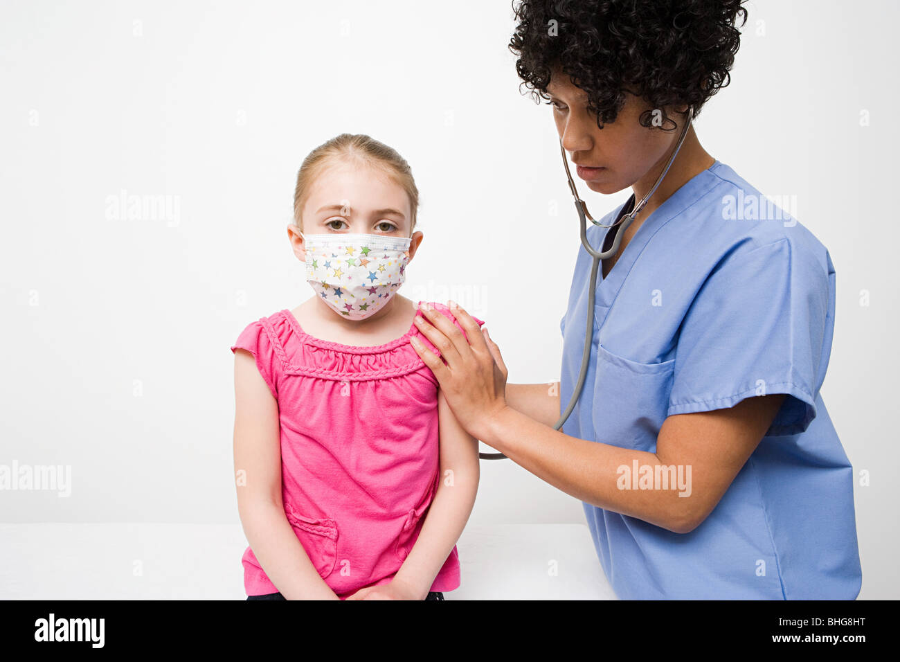 Nurse with child mask hi-res stock photography and images - Alamy