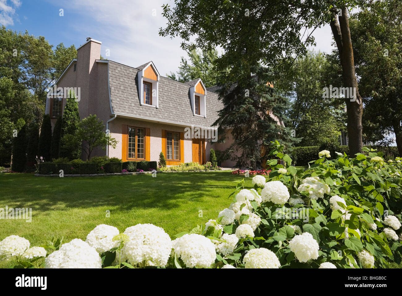 House exterior hi-res stock photography and images - Alamy