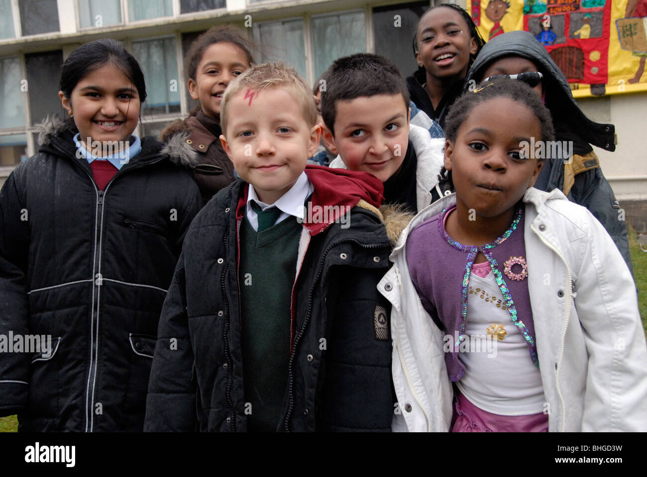 Дети трудовых мигрантов. Дети эмигранты в школах. Дети эмигранты в школах. Дети беженцы в школе. Дети эмигранты в школах.