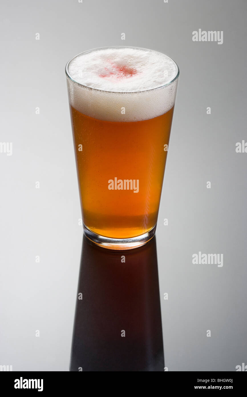 https://c8.alamy.com/comp/BHGW0J/snakebite-jack-mixed-drink-on-gray-background-with-reflection-BHGW0J.jpg