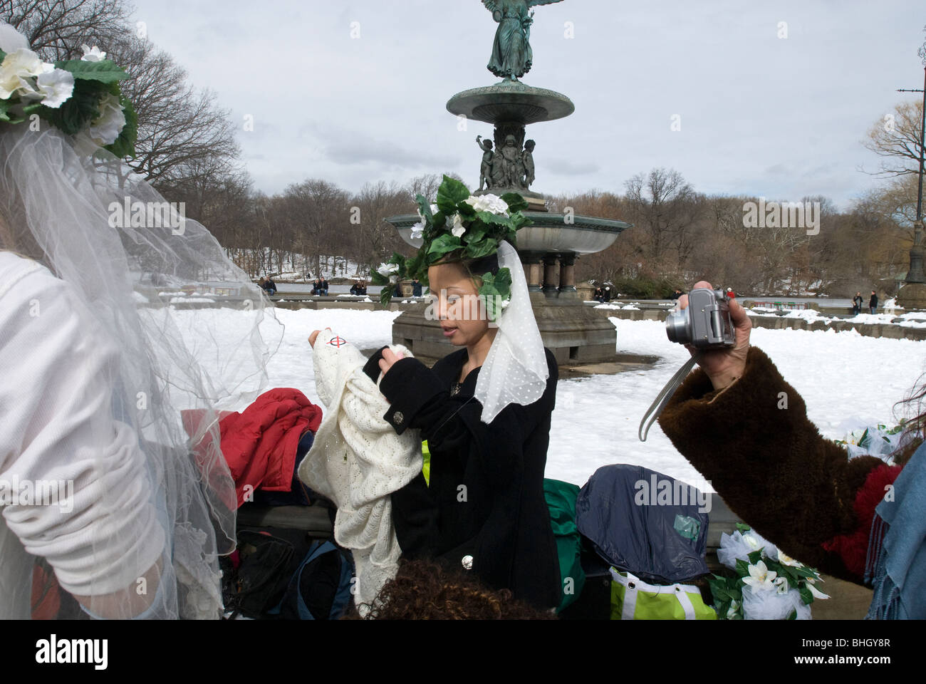 Dozens of couples supporting a change in the laws allowing gay marriage