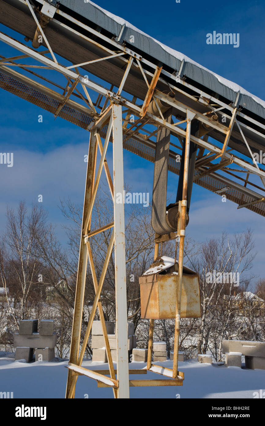 Tensioning device hires stock photography and images Alamy