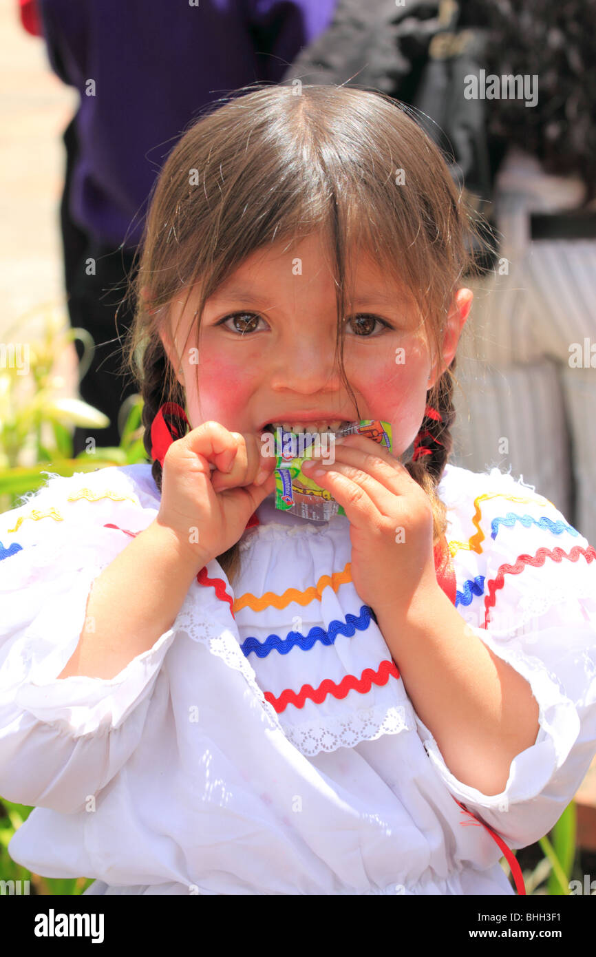 Colombia traditional costume hi-res stock photography and images - Alamy