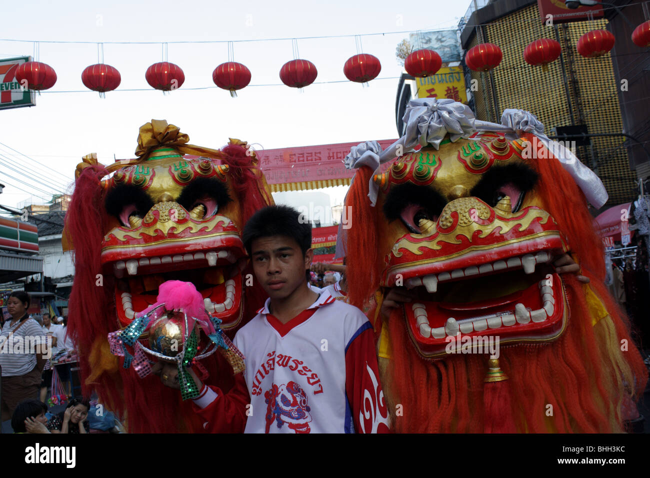 why lion dance for chinese new year