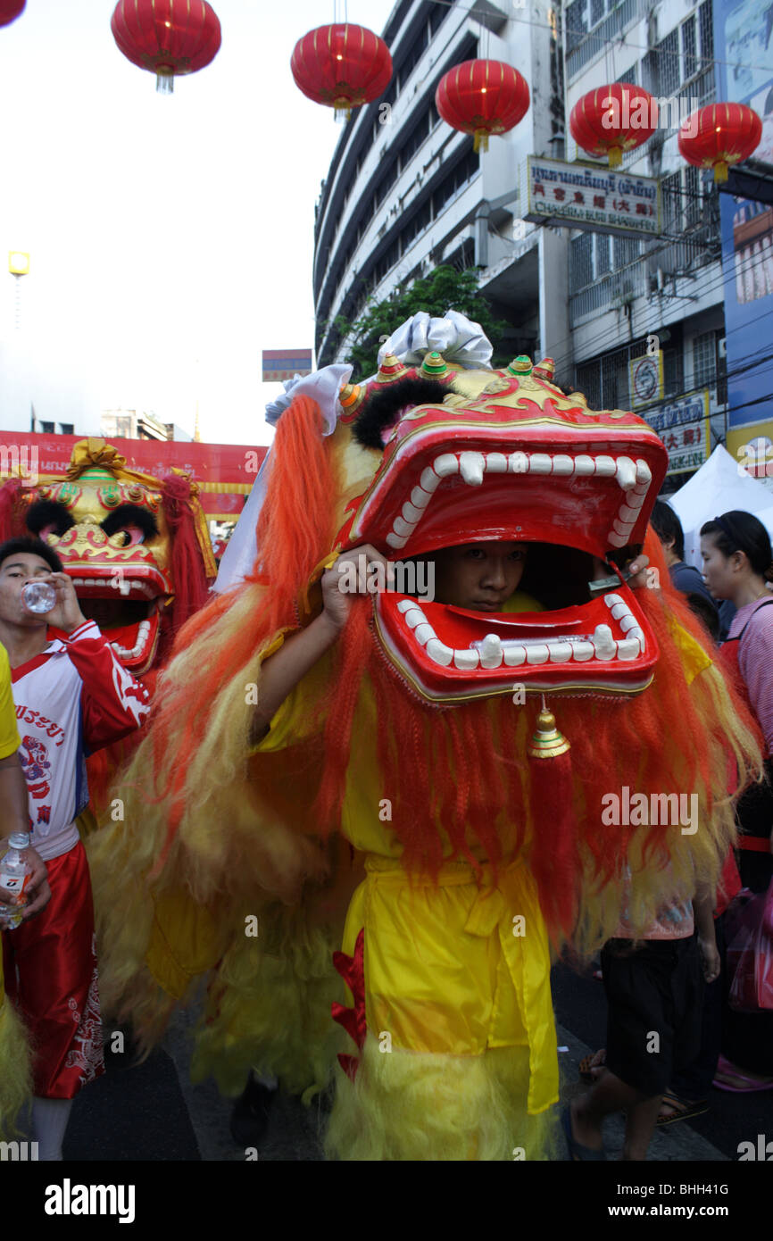 why do we have lion dance on chinese new year