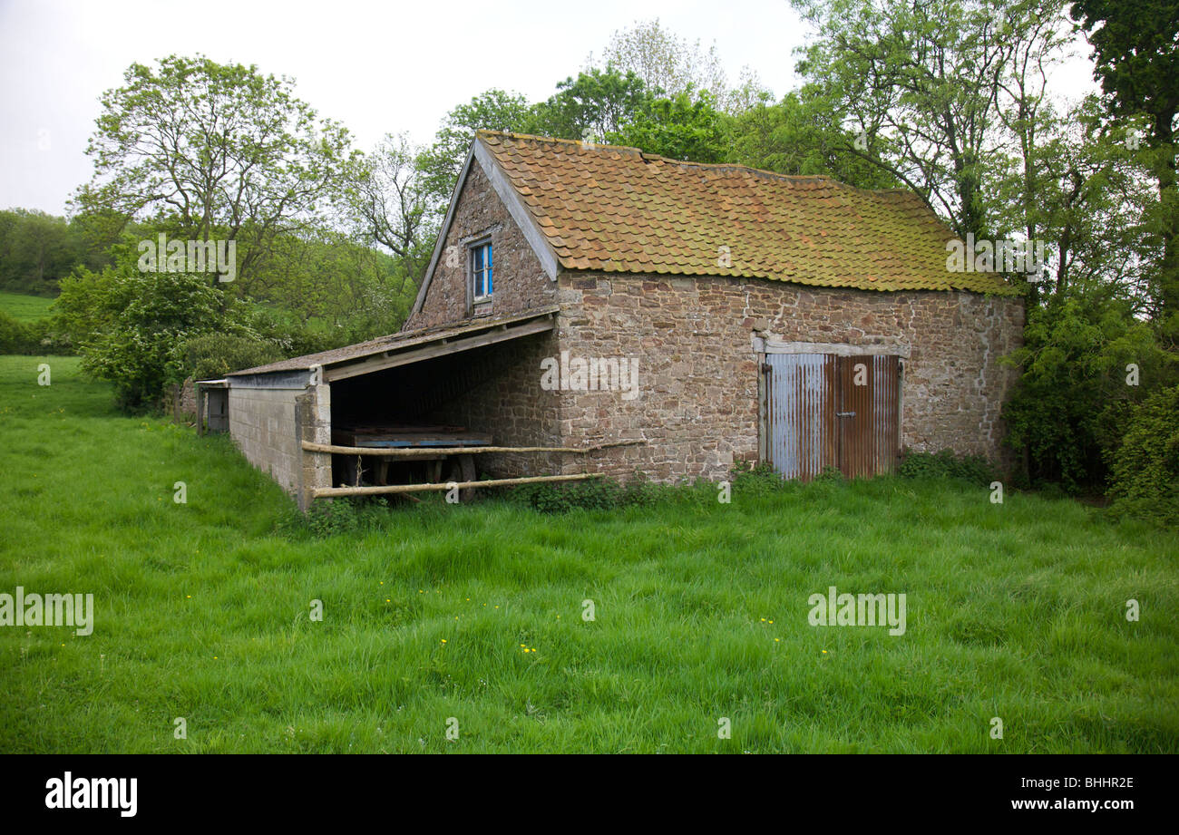 Old Barn In Gloustershire Stock Photo