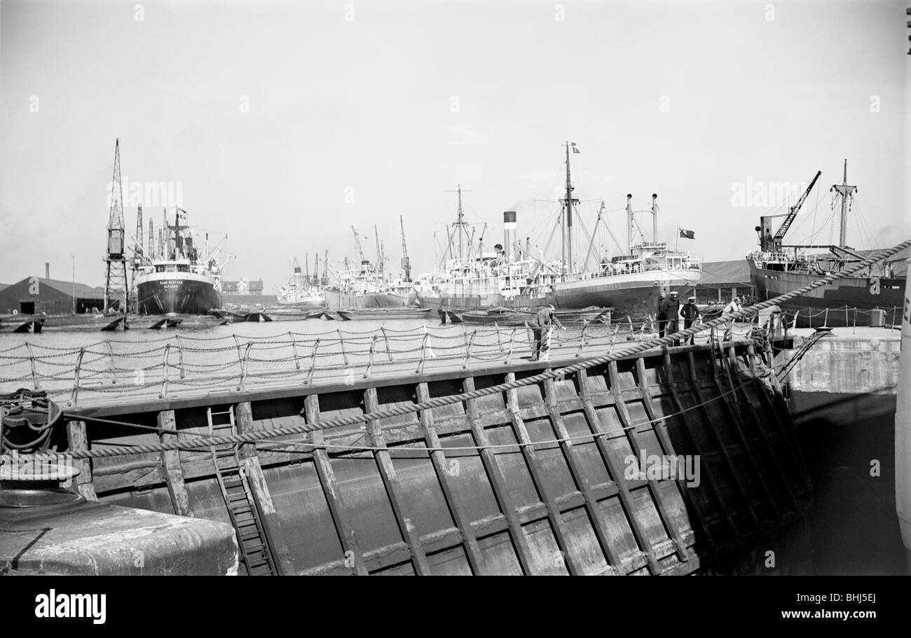 Tilbury b Black and White Stock Photos & Images Alamy