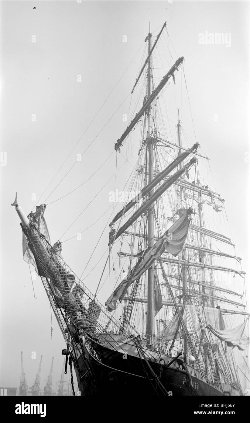 Detail of the prow and rigging of the 'Pamir', c1945-c1965. Artist: SW Rawlings Stock Photo
