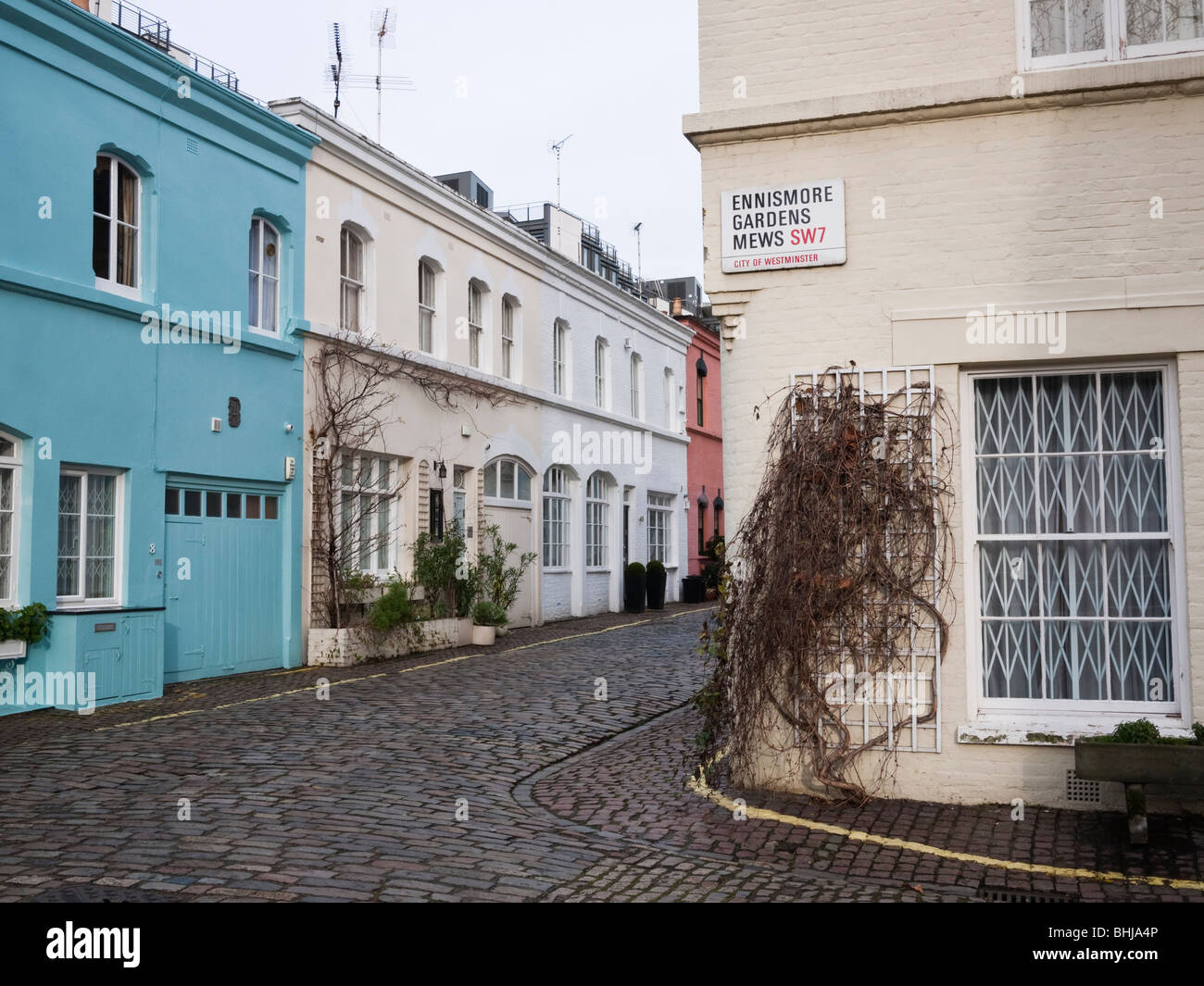 Ennismore Gardens Mews London SW7 England UK Stock Photo Alamy