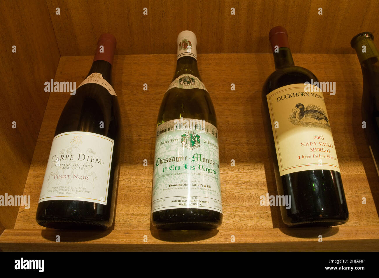 Wine rack display hi-res stock photography and images - Page 8 - Alamy