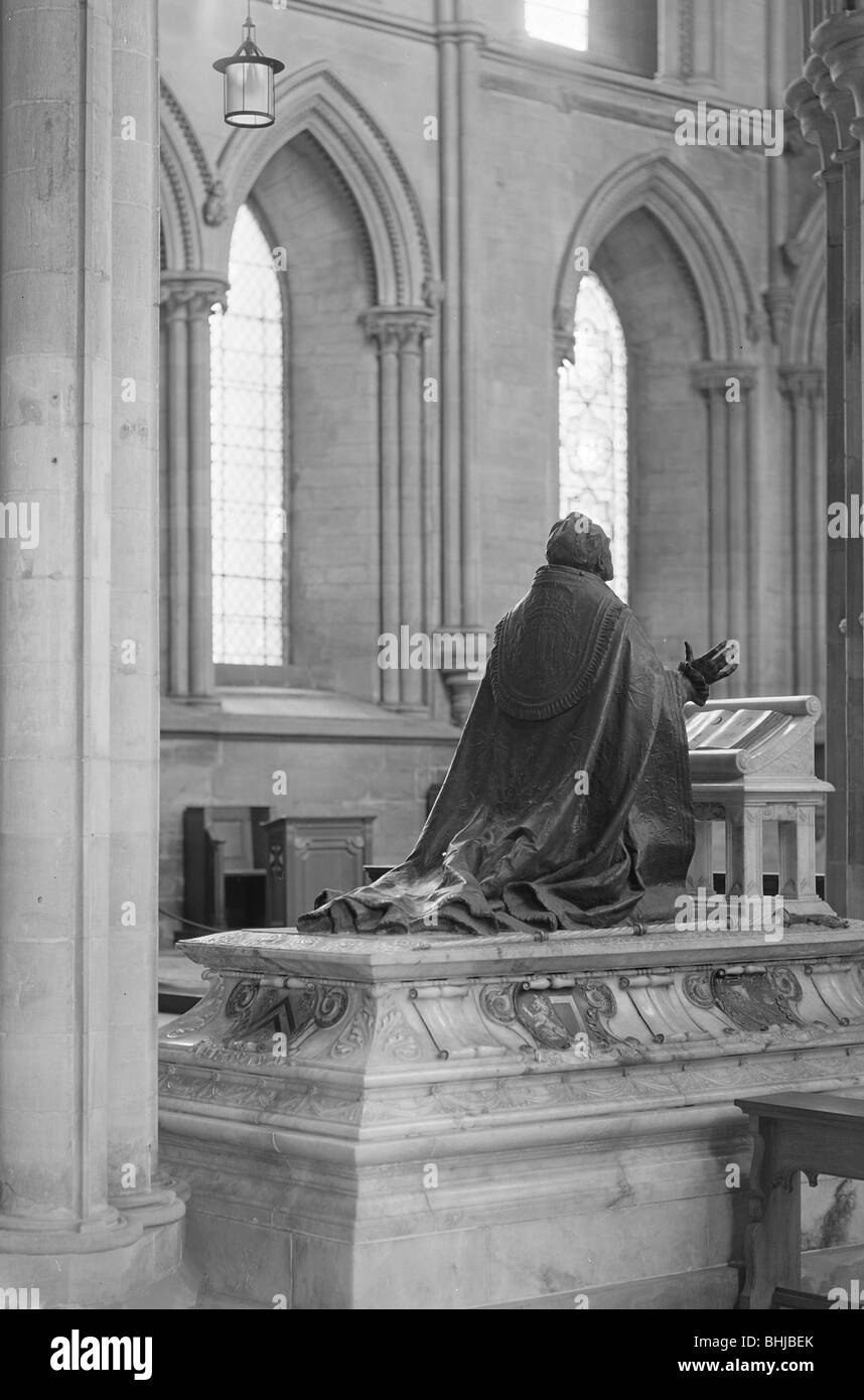 Monument to Bishop Ridding, Southwell Minster, Nottinghamshire, 1969. Artist: Laurence Goldman Stock Photo