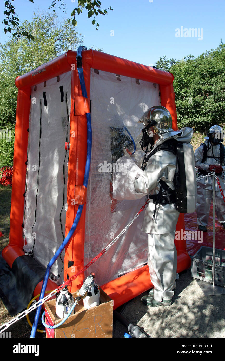 Decontamination shower hires stock photography and images Alamy