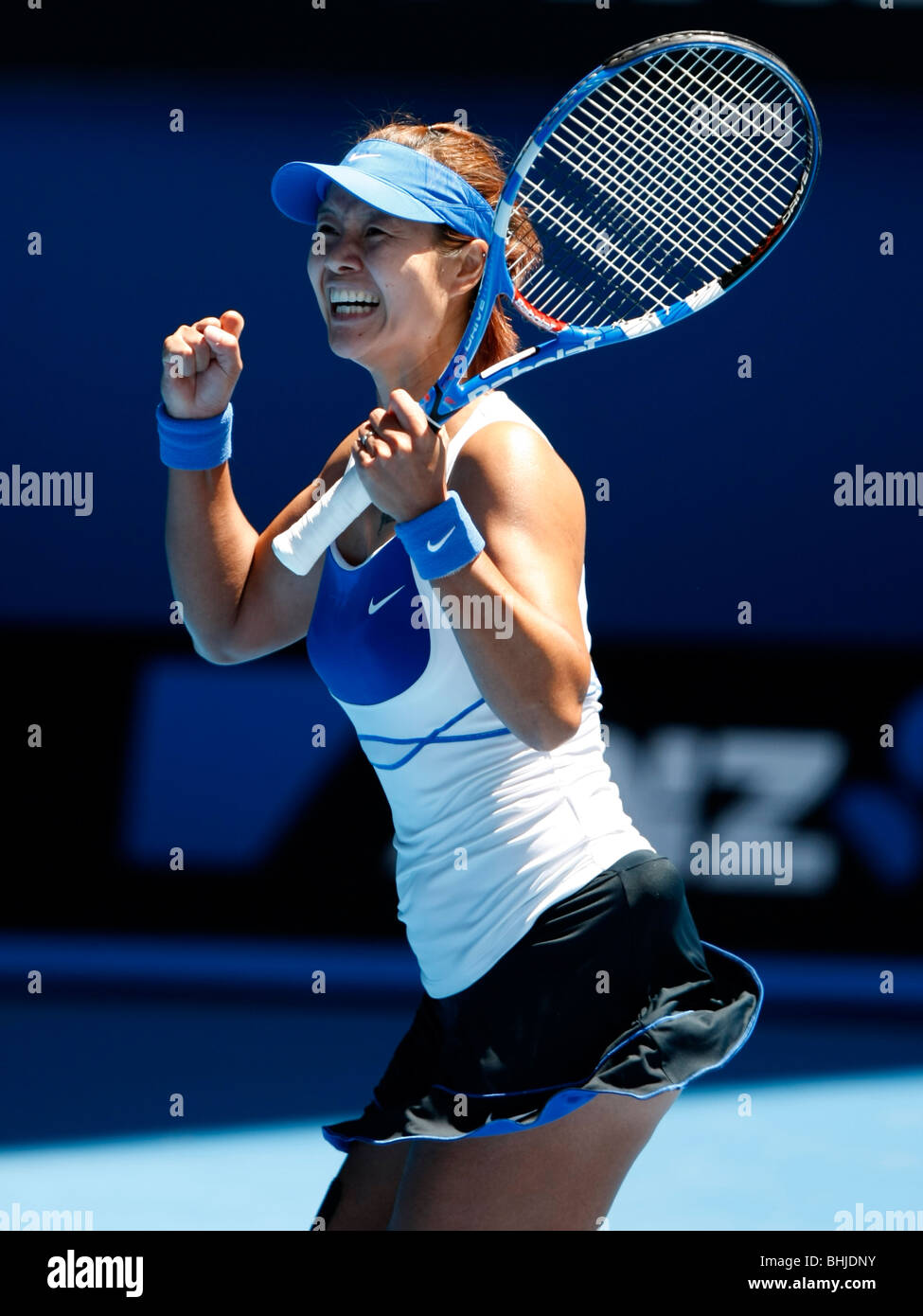 Na Li (CHN)  jubilant at the Australian Open 2010 in Melbourne, Australia Stock Photo
