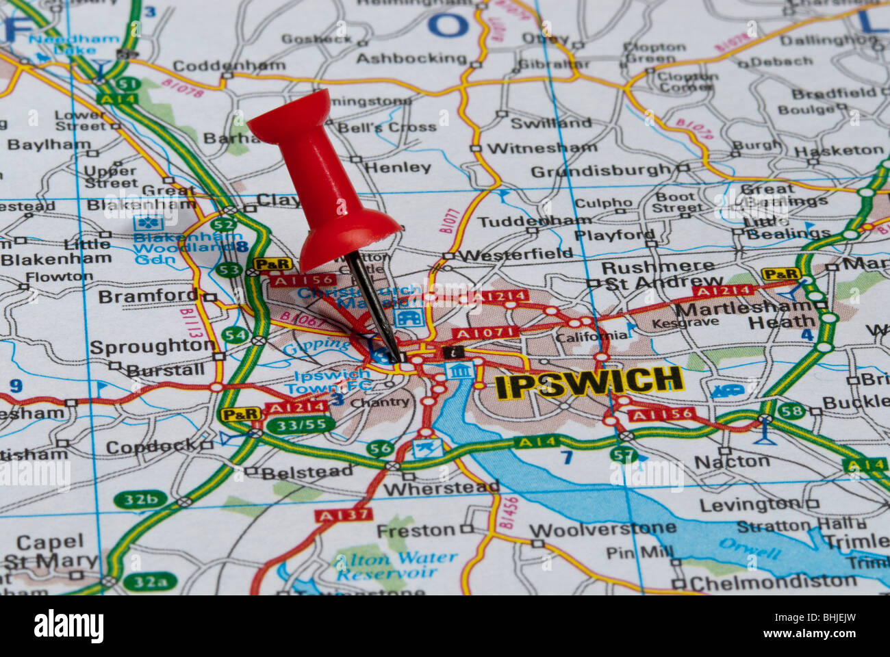 Red Map Pin In Road Map Pointing To City Of Ipswich BHJEJW 