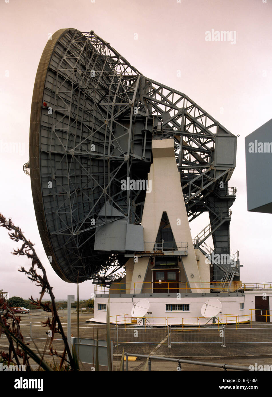1990s satellite hi-res stock photography and images - Alamy