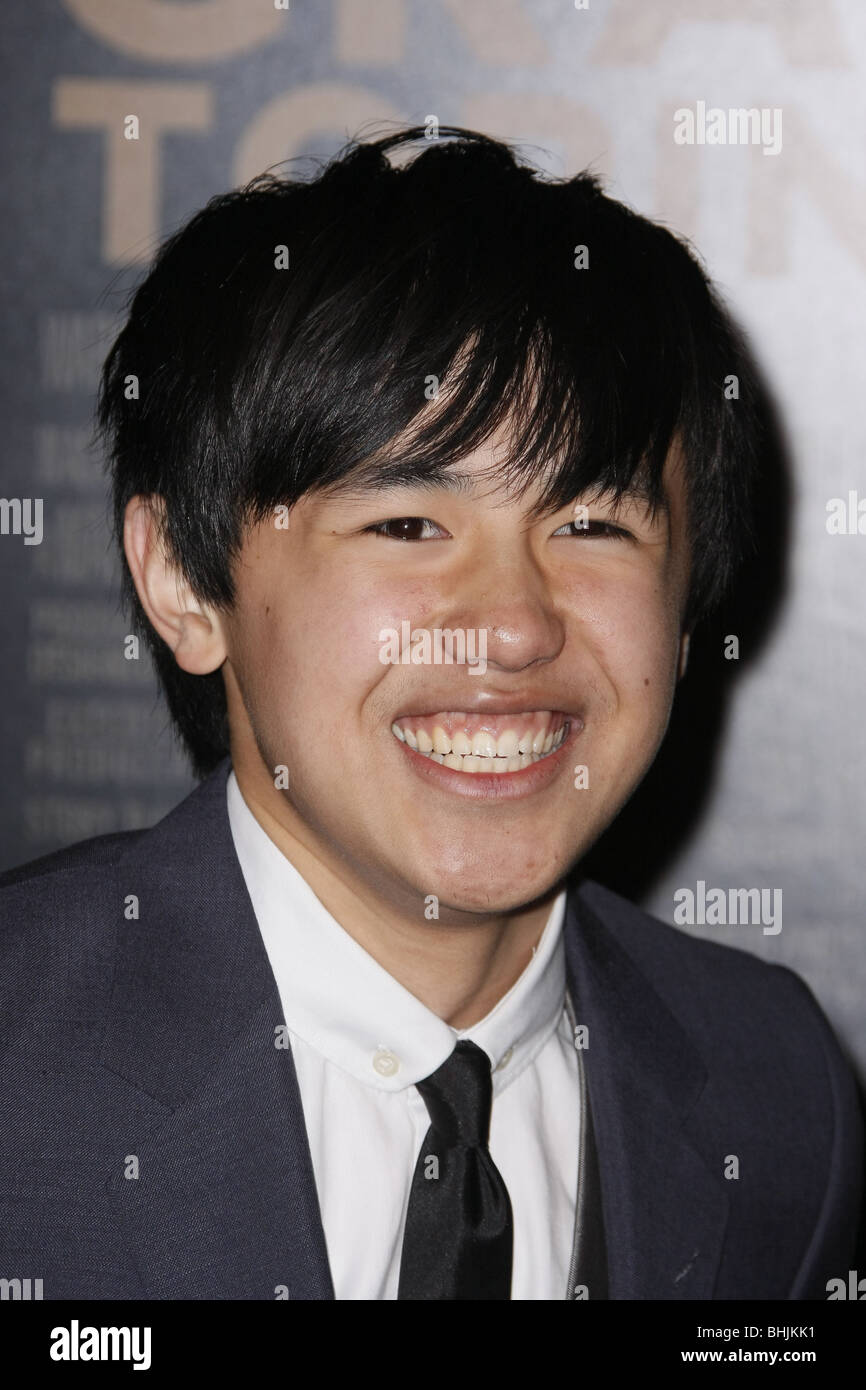 BEE VANG GRAN TORINO WORLD PREMIERE BURBANK LOS ANGELES CA USA 09