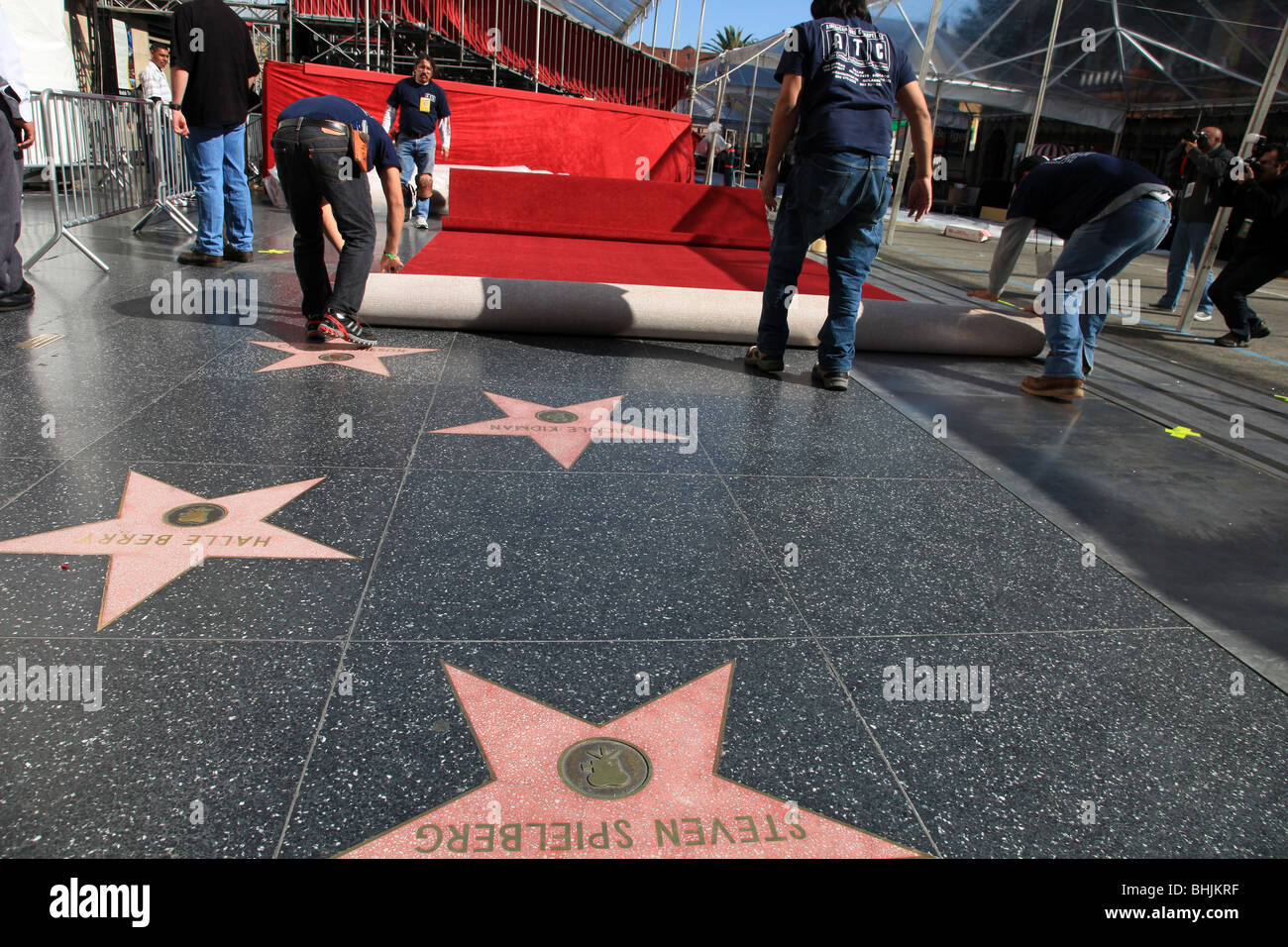 ROLLING OUT THE RED CARPET 81ST ACADEMY AWARDS SET UP HOLLYWOOD LOS ANGELES CA USA 18 February 2009 Stock Photo