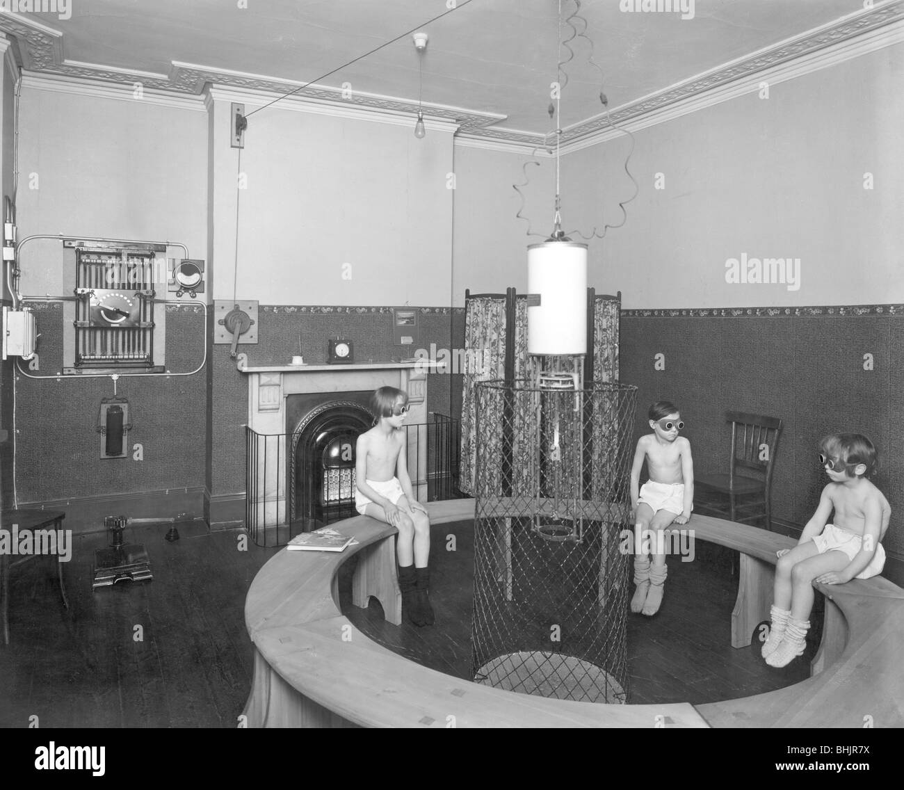 Treatment room, Belgrave Hospital for Children, London, 1928. Artist: Bedford Lemere and Company Stock Photo