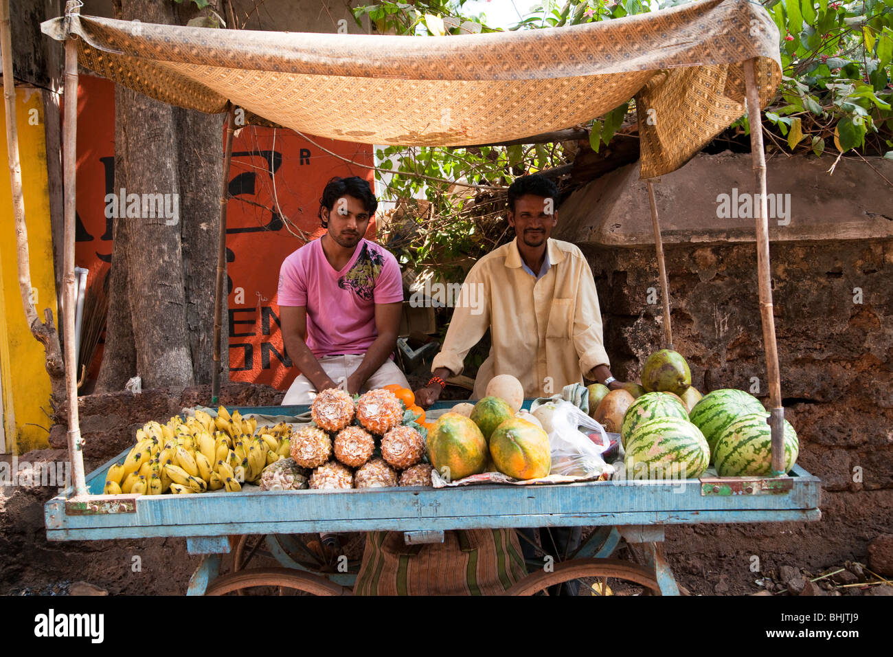 Fruit sellers hires stock photography and images Alamy