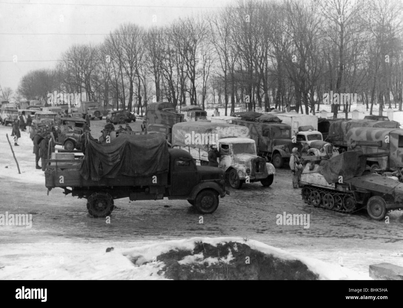 WW2 Photo German Half-Tracks on the Eastern Front WWII World War Two Russia