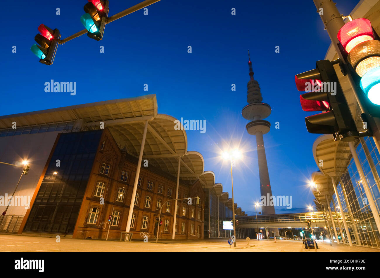Messehallen und Fernsehturm bei Nacht, Hamburg, Deutschland | fair hall and tv tower at night, Hamburg, Germany Stock Photo