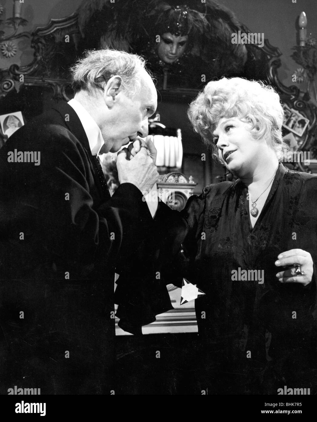 Shelley Winters (1922- ), American actor, and Sir Ralph Richardson (1902-1983), British actor, 1972. Artist: Unknown Stock Photo