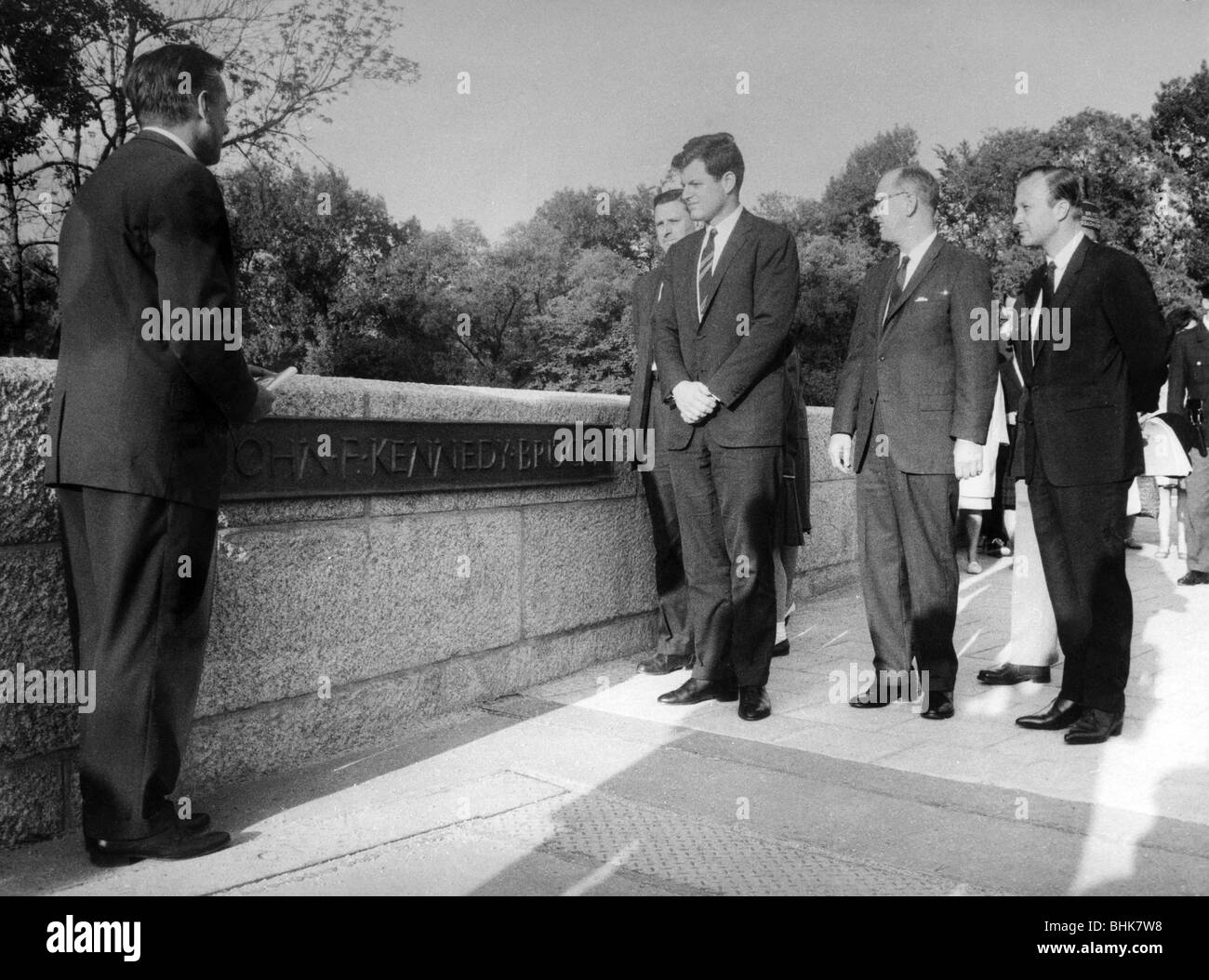 Kennedy, Edward Moore 'Ted', 22.2.1932 - 25.8.2009, American  Politiker (Dem.), US Senator from Massachusetts 7.11.1962 - 25.8.2009, visit to West Germany, opening of the John F Kennedy Bridge in Munich, 25.4.1964, , Stock Photo