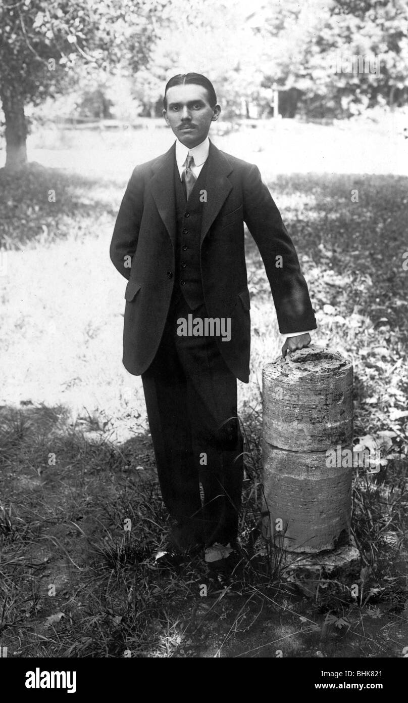 Hair parting men hi-res stock photography and images - Alamy Hair parting men hi-res stock photography and images - Alamy