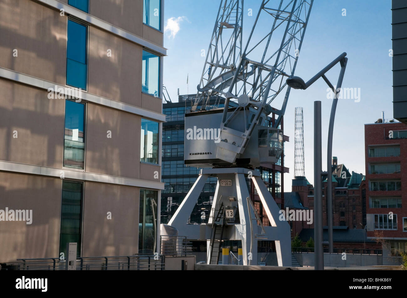 alter Kran, Hafen City, Deutschland | crane, harbour city, Hamburg, Germany Stock Photo Alamy