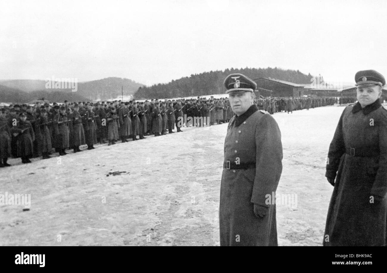 Pannwitz, Helmuth von, 14.10.1898 - 16.1.1947, German general, commanding general of XV Cossack Cavalry Corps 1945, half length, early 1945, , Stock Photo