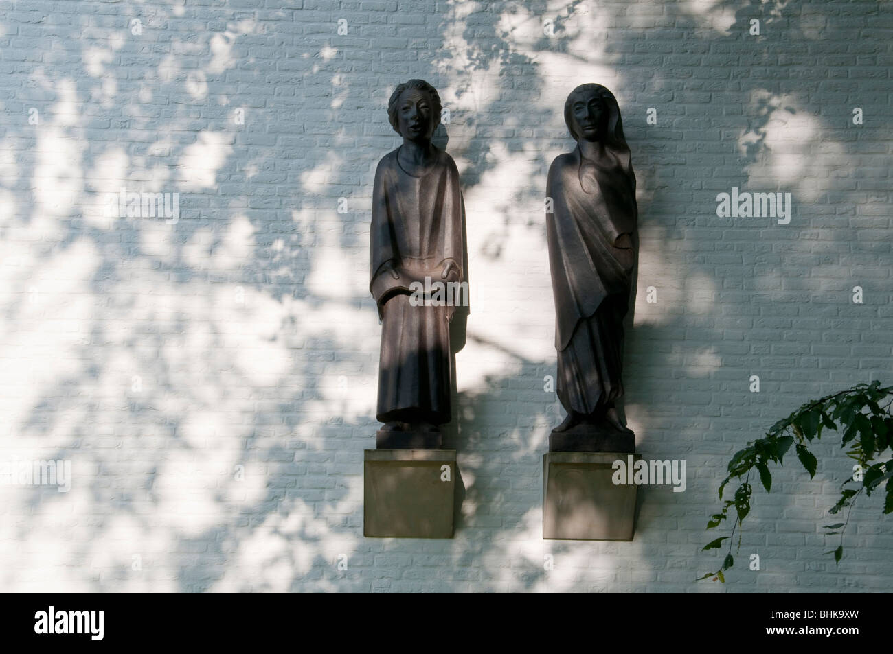Sculptures On Ernst Barlach Haus Jenisch Park Othmarschen