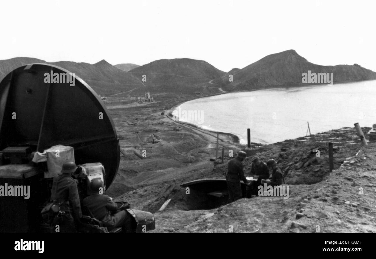events, Second World War / WWII, Russia 1944 / 1945, Crimea, German anti-aircraft gun emplacement near Sevastopol, spring 1944, radar, AA, Wehrmacht, Third Reich, military, 20th century, historic, historical, Eastern Front, USSR, Soviet Union, coast, Luftwaffe, antiaircraft, Ivan Baba, soldiers, people, 1940s, Stock Photo