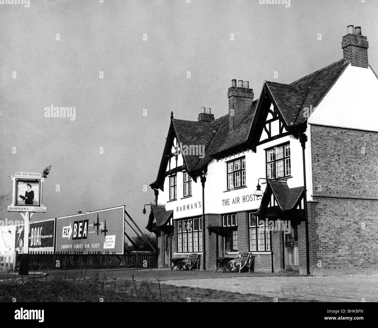 geography / travel, Great Britain, London, buildings, 'The Air Hostess', exterior view, circa 1960, Stock Photo