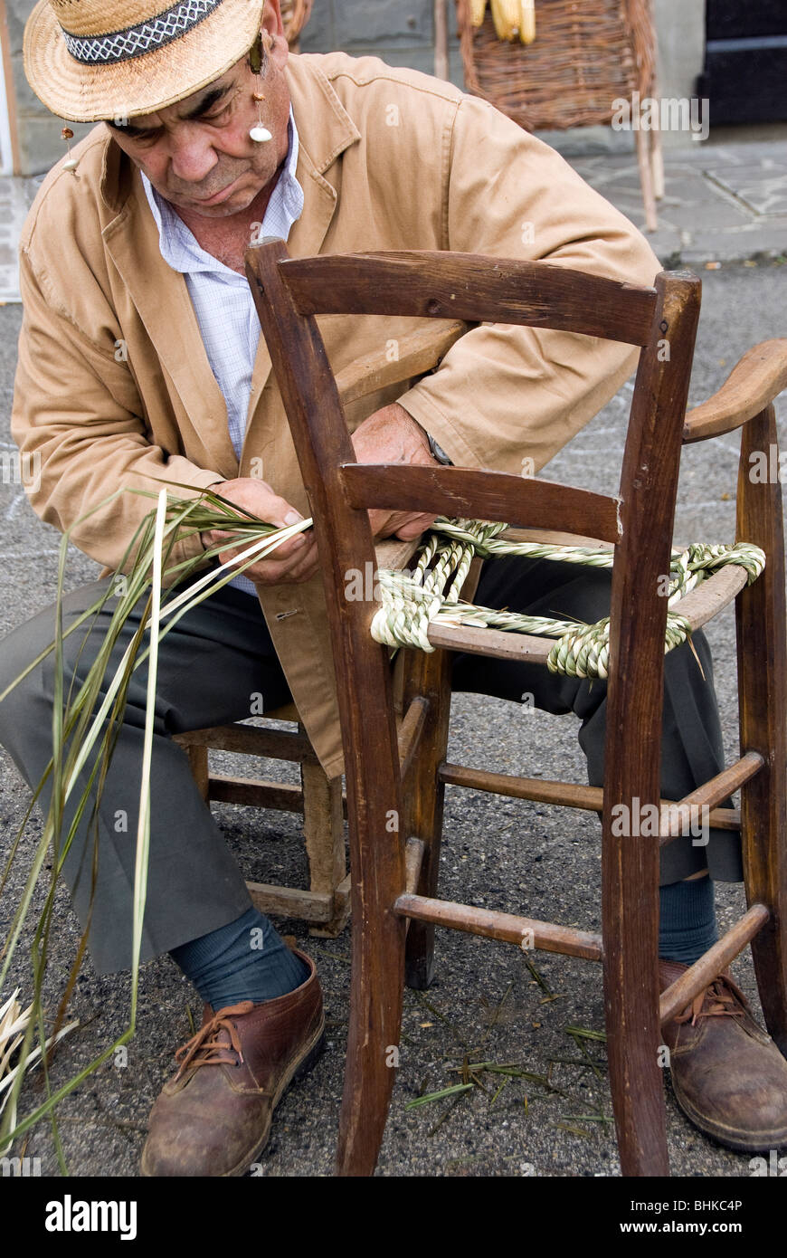 Hand made chair hi res stock photography and images Alamy