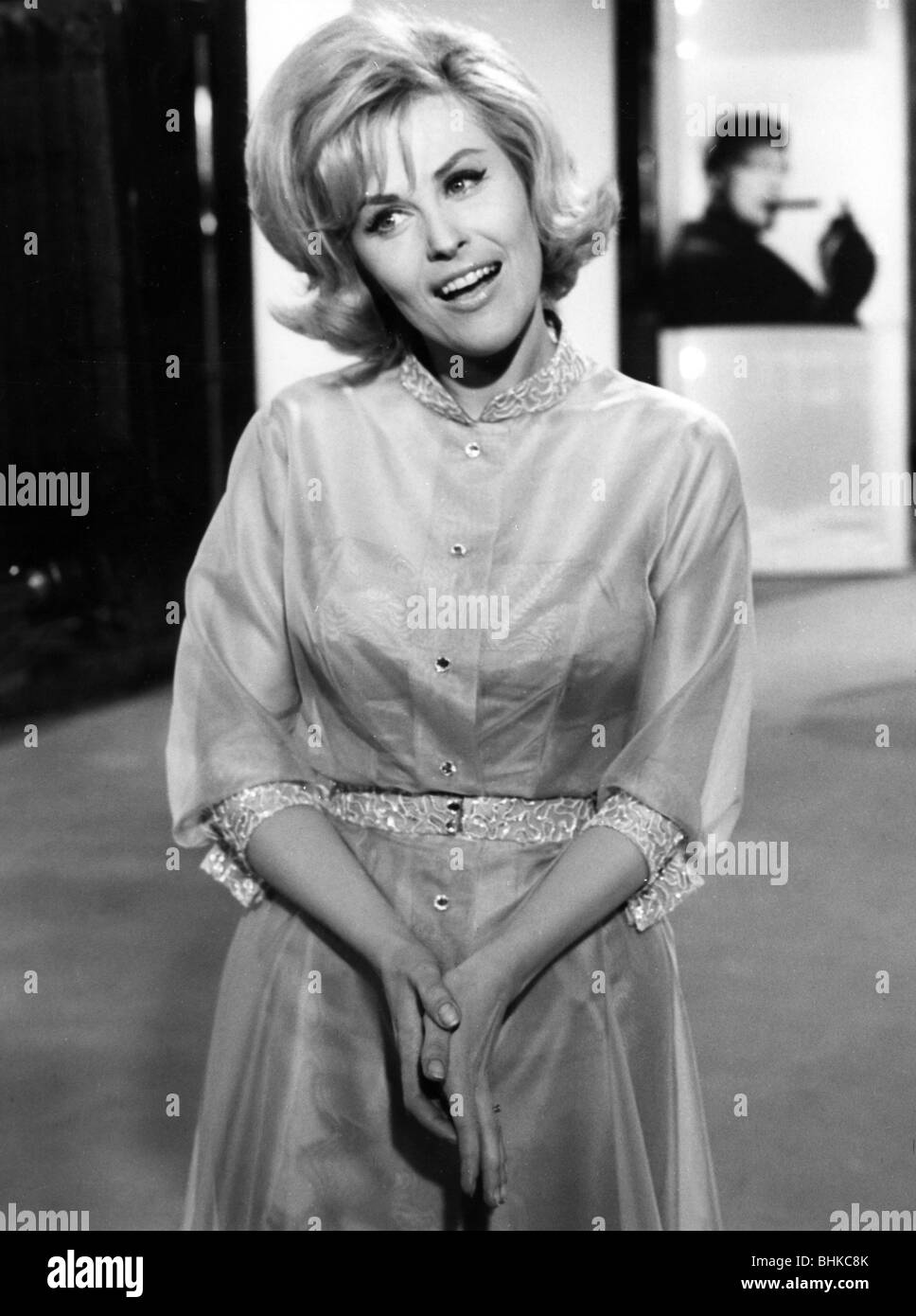 Johns, Bibi, * 21.1.1929, Swedish singer and actress, half length, in tv show 'Der arme Prinz', 1964, Third-Party-Permissions-Neccessary Stock Photo