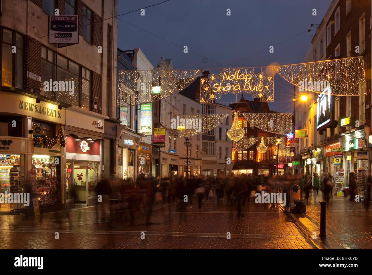 Dublin Christmas Shopping on Grafton Street Stock Photo Alamy