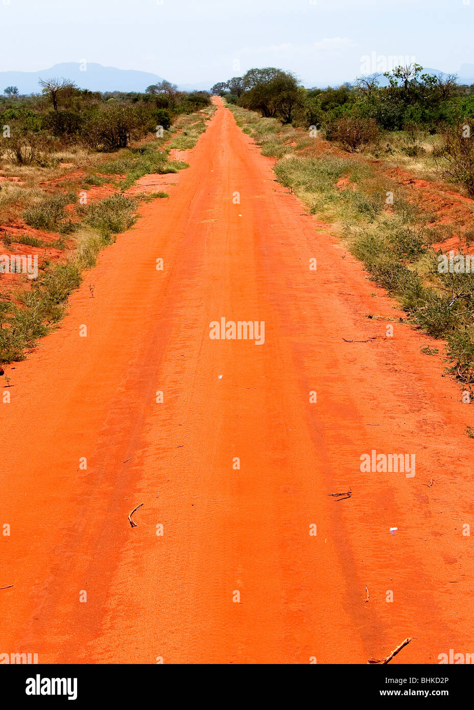 cigar spejl karton Red African Dirt Road, Malindi, Kenya, Africa Stock Photo - Alamy