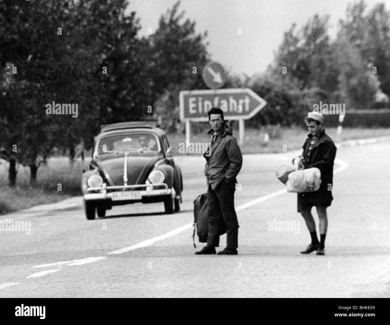 transport / transportation, street, hitchhiking, backpacking