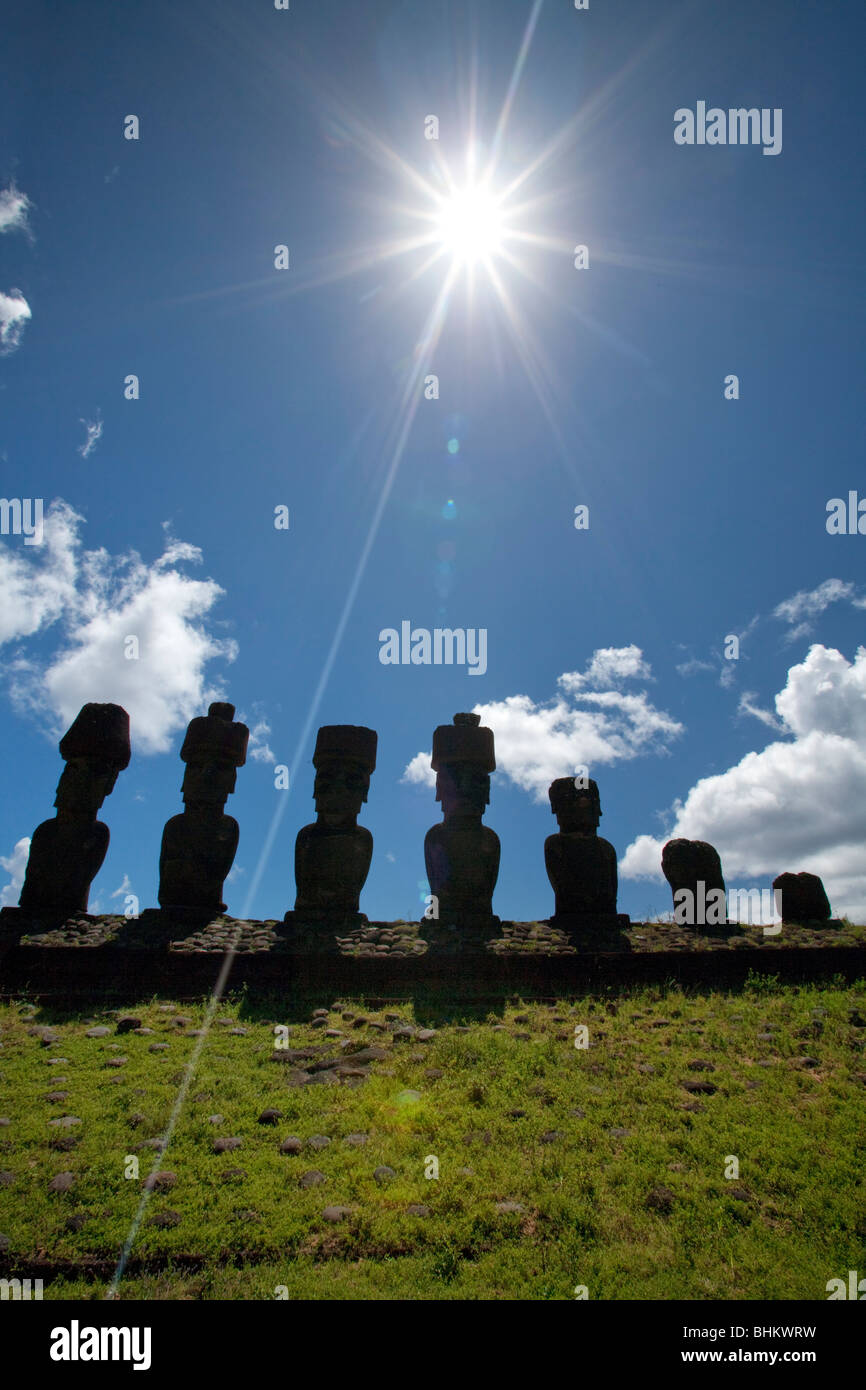 7 moai hi-res stock photography and images - Alamy