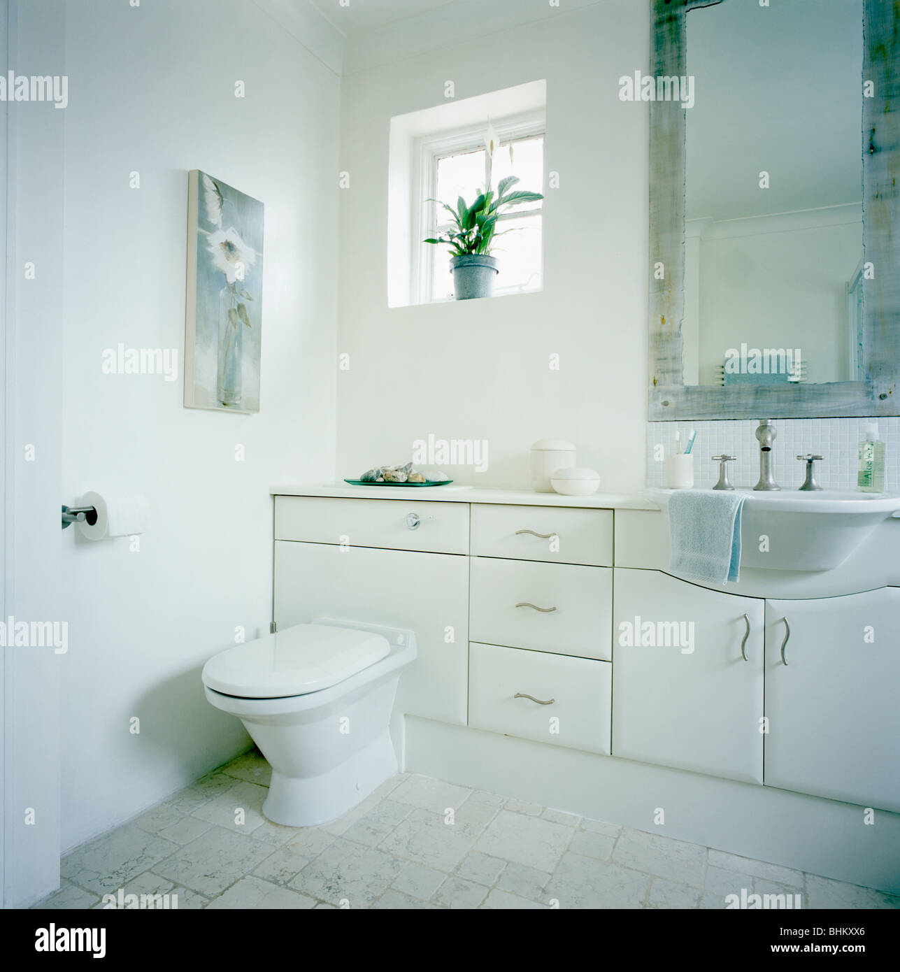 Mirror tiles hi-res stock photography and images - Alamy