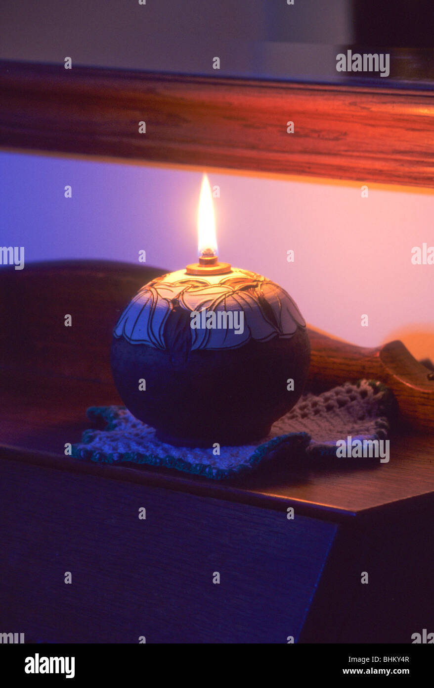 oil lamp light illuminate illumination glow heat fire flame burn show