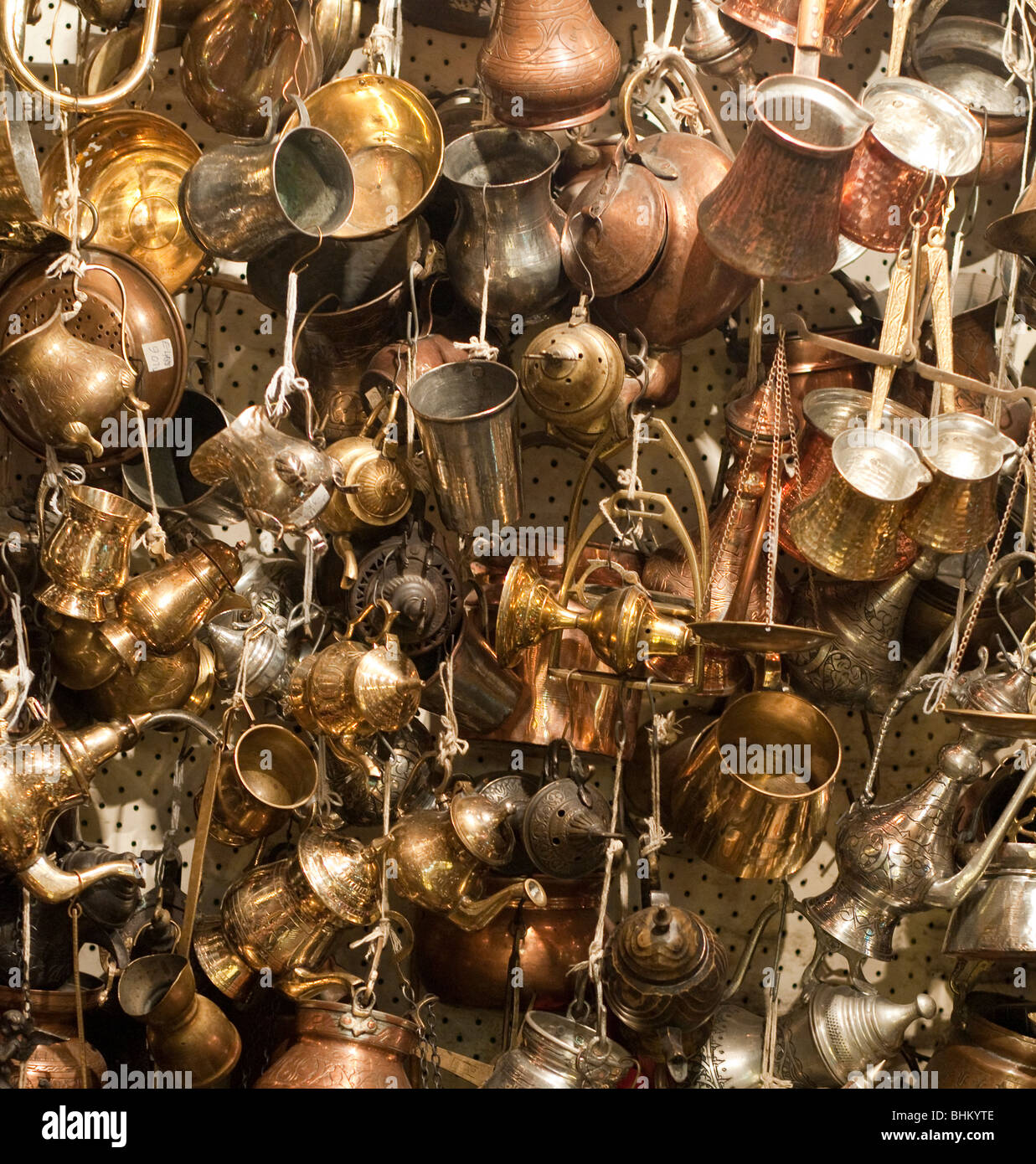 Copper and brass kitchenware in a bazaar in Gazientep, Turkey Stock Photo