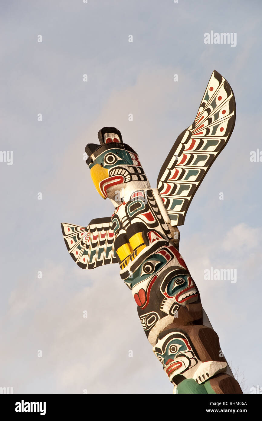 Totem pole carving hi-res stock photography and images - Alamy