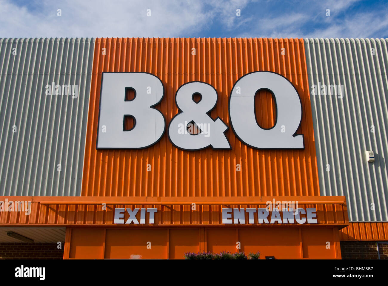 B&q superstore store shop hires stock photography and images Alamy