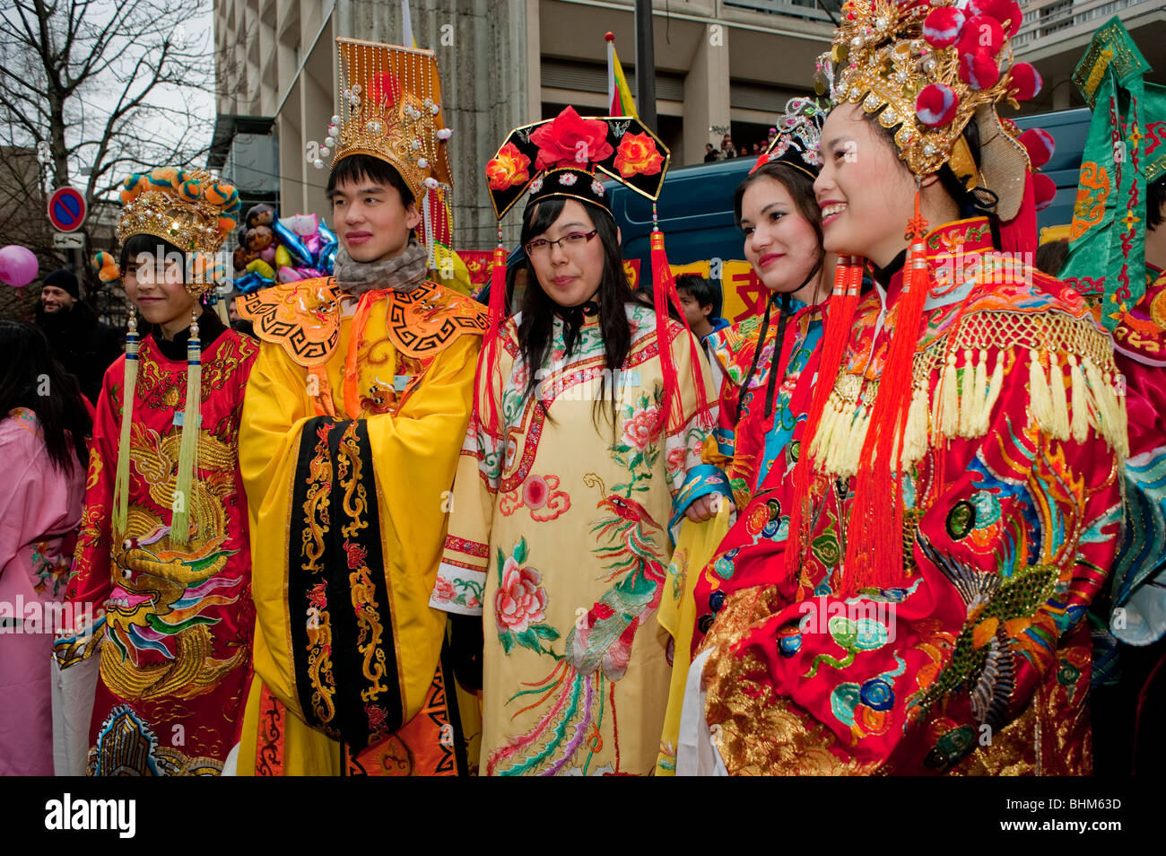 Paris, France, Chinese Women Dressed in Traditional Chinese Dresses in ...